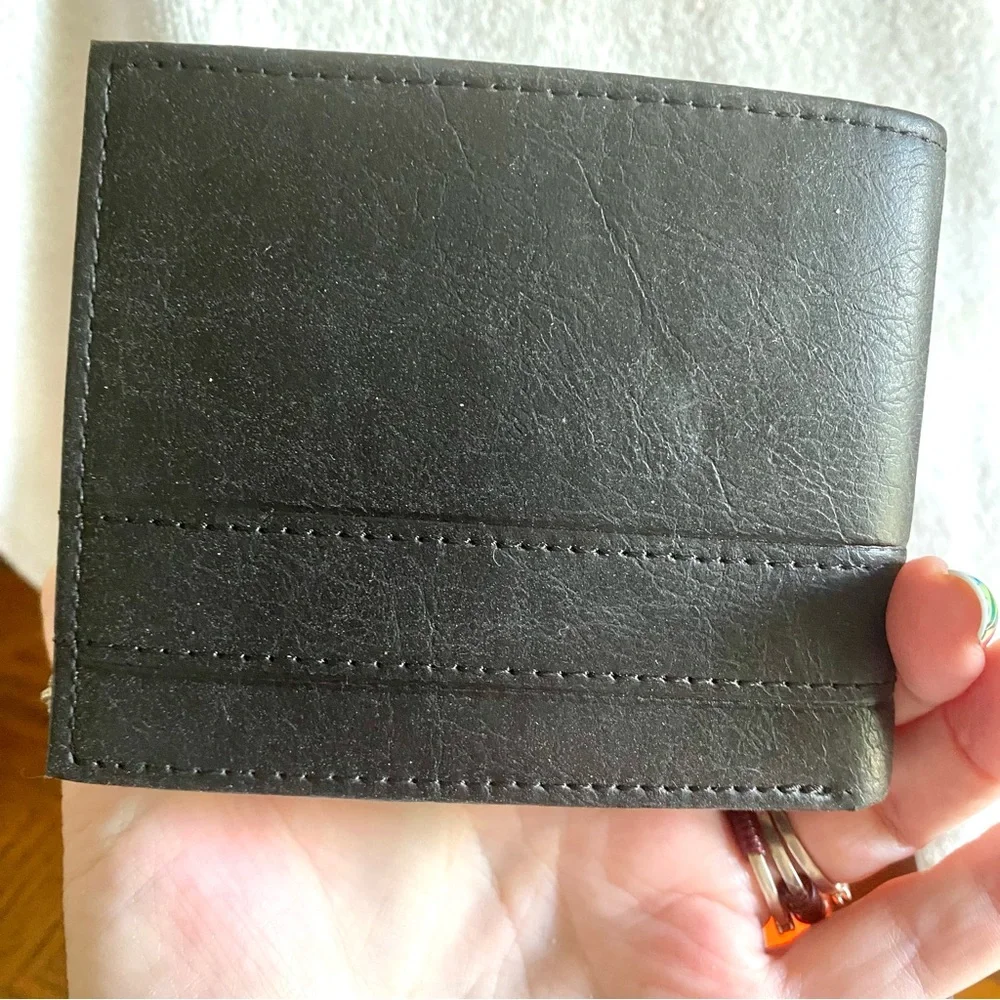 Dockers Black Leather bifold wallet with Card Holder and bill slots NEW